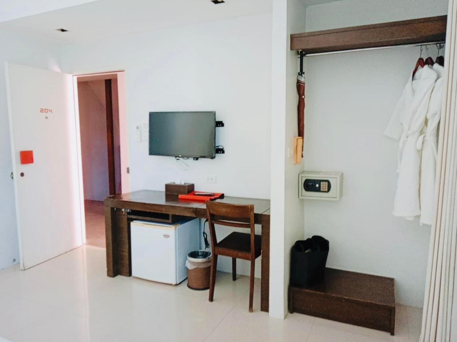 The Album Hotel Patong Exterior photo